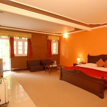 Hotel Aroma Nainital In House Parking Екстер'єр фото